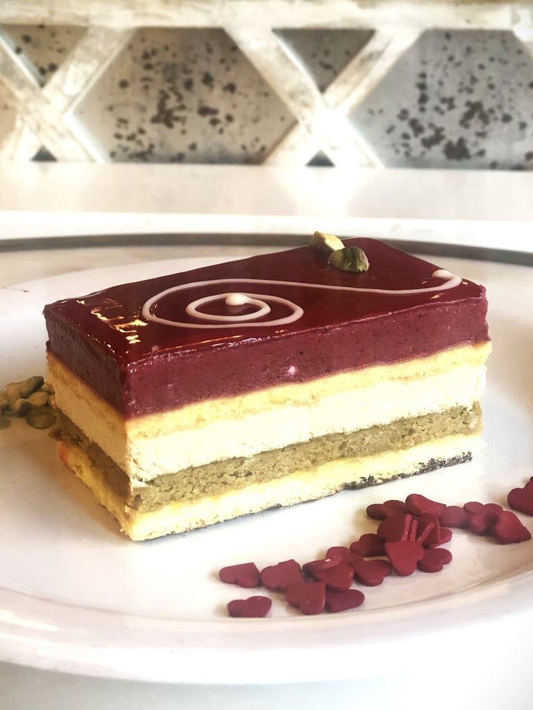 Pistachio cassis Mousse